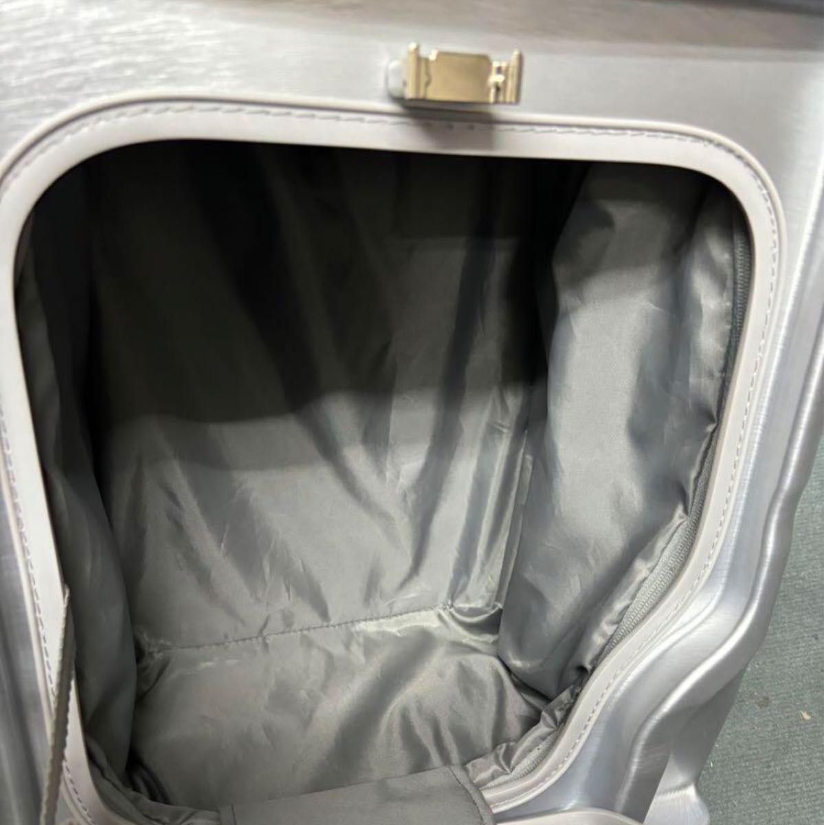 カラーピンクゴルド・ブラック・シルバー　乗れる　電源 HANZON TSA キャリーケース アウトレット スーツケース