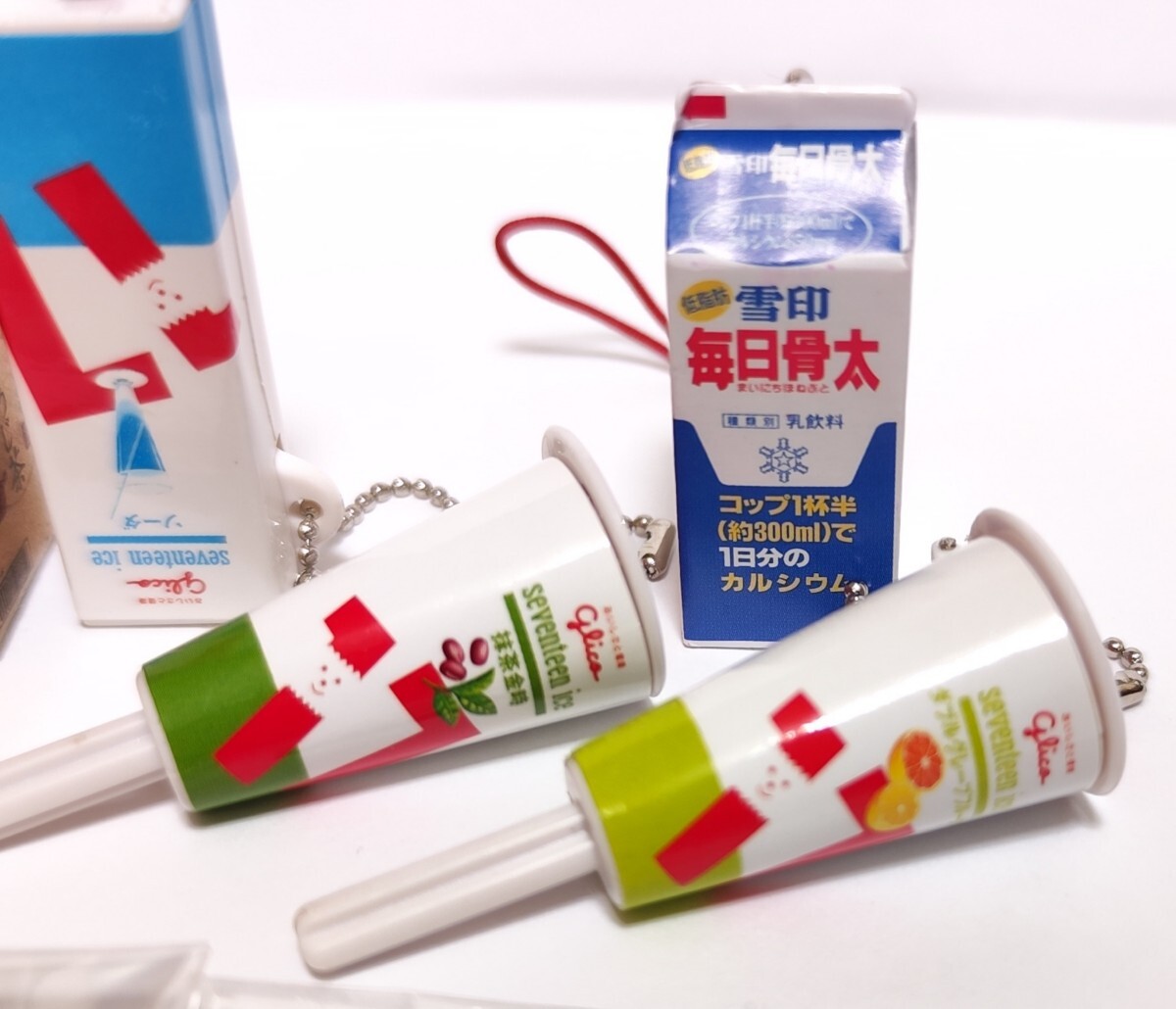 ミニチュア　コカコーラ　キーホルダー　セブンティーンアイス　牛乳　中古品_画像3