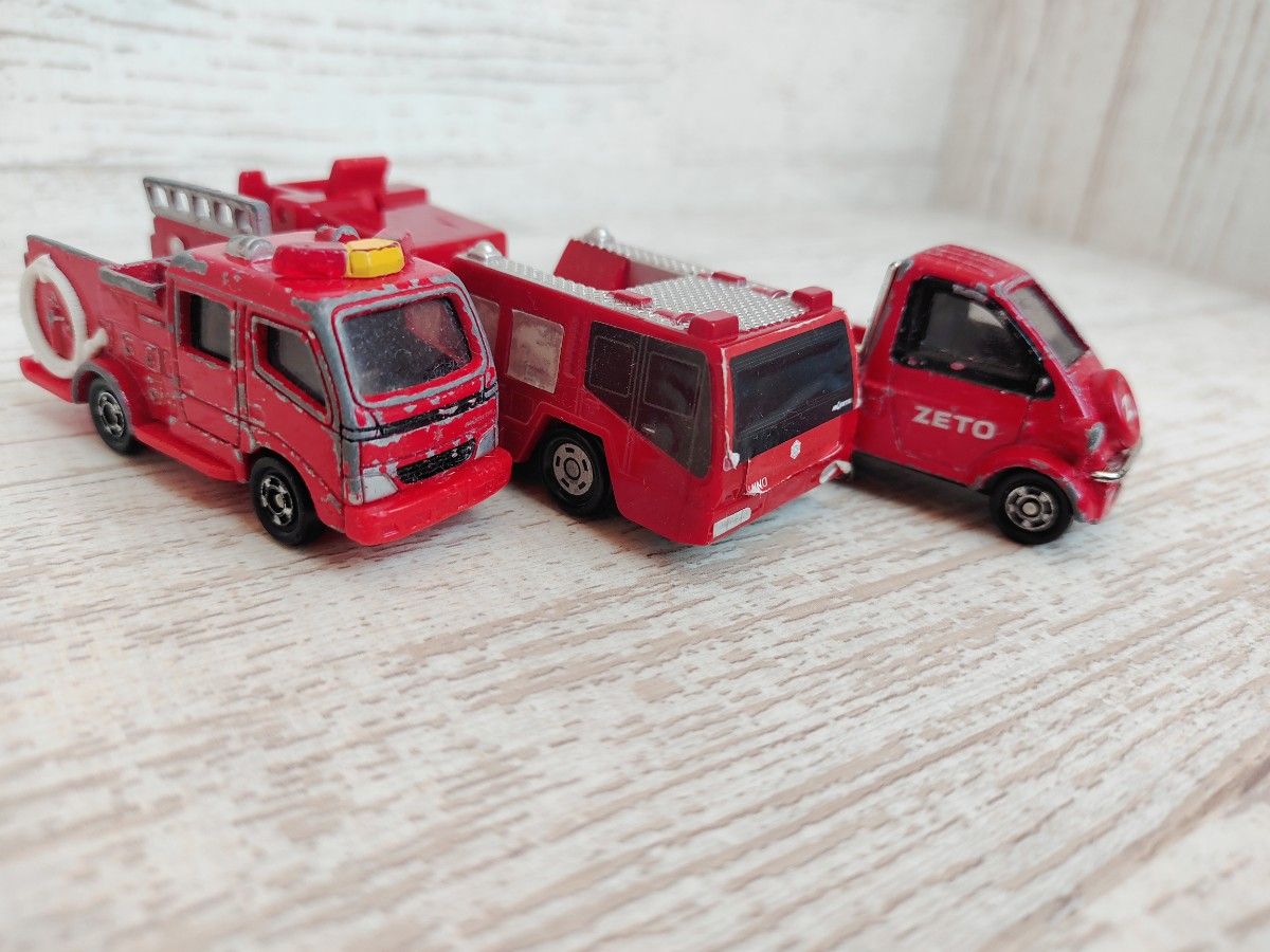 トミカ　消防車