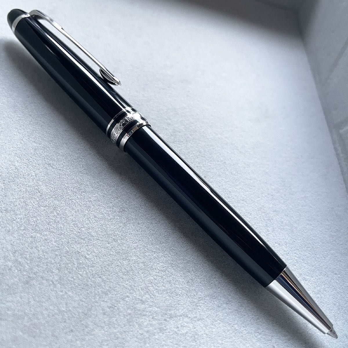 美品 1番人気プラチナライン モンブラン MONTBLANC マイスターシュテュック クラシック P164 ボールペン シルバー