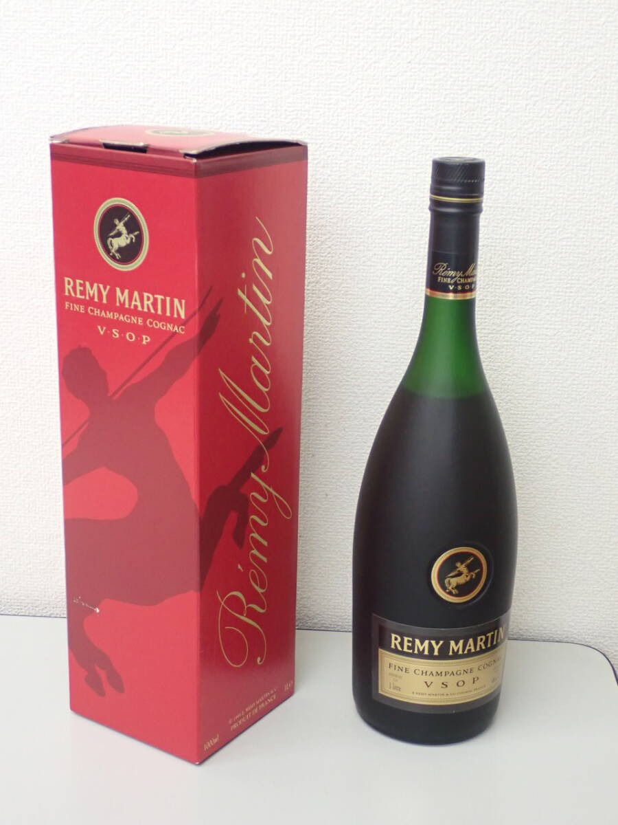 (古酒）-3； レミーマルタン REMY MARTIN VSOP 1000ml 40% 箱付き ★_画像1