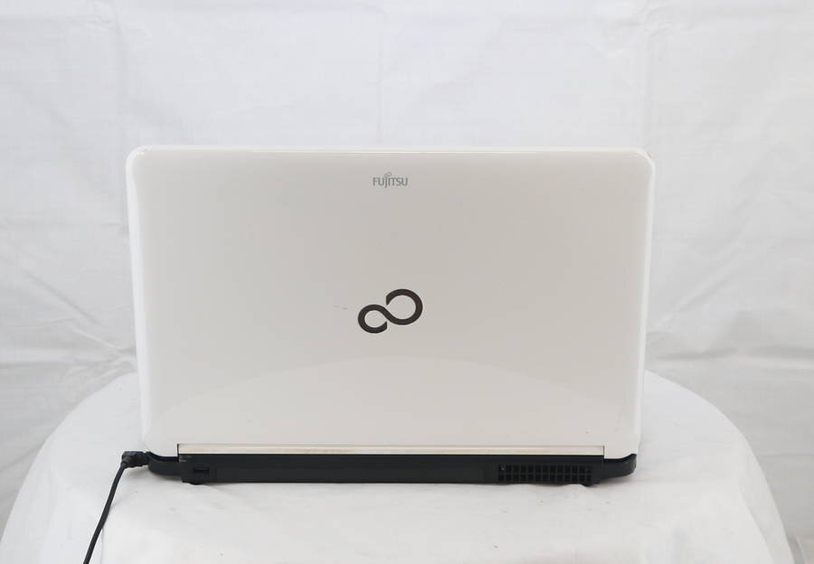 FUJITSU FMVA77HW LIFEBOOK AH77/H　Core i7 3610QM 2.30GHz 4GB 750GB■現状品_画像3