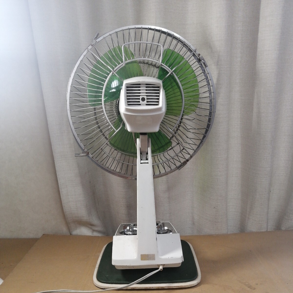 通電未確認 日立 HITACHI 扇風機 D-626 ヒタチ 30cm desk fan 昭和レトロ アンティーク ジャンク品 50800wの画像4
