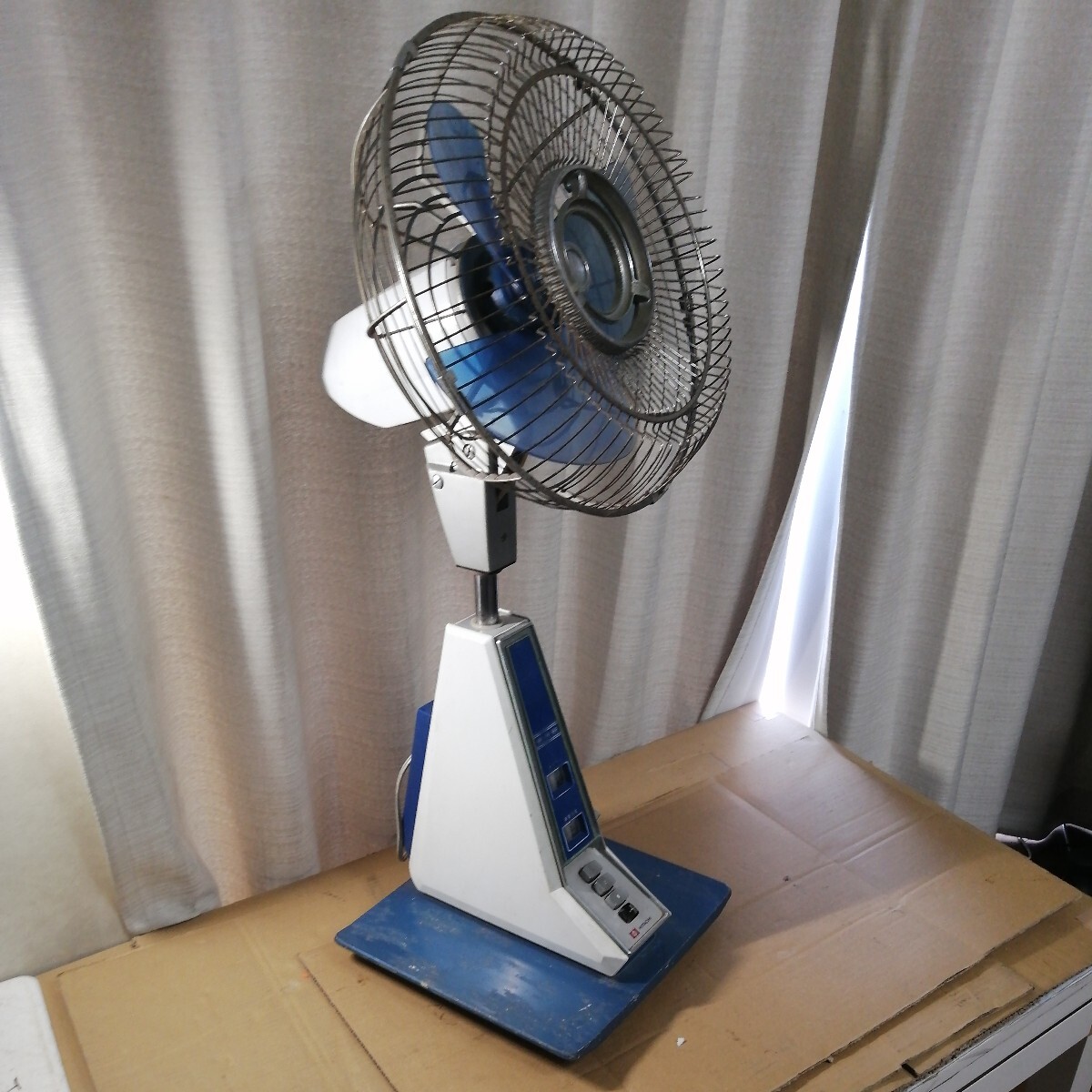 通電確認済　扇風機 HITACHI H-625 アンティーク ヒタチ 日立 electric fan 昭和レトロ ジャンク品 50908w_画像3