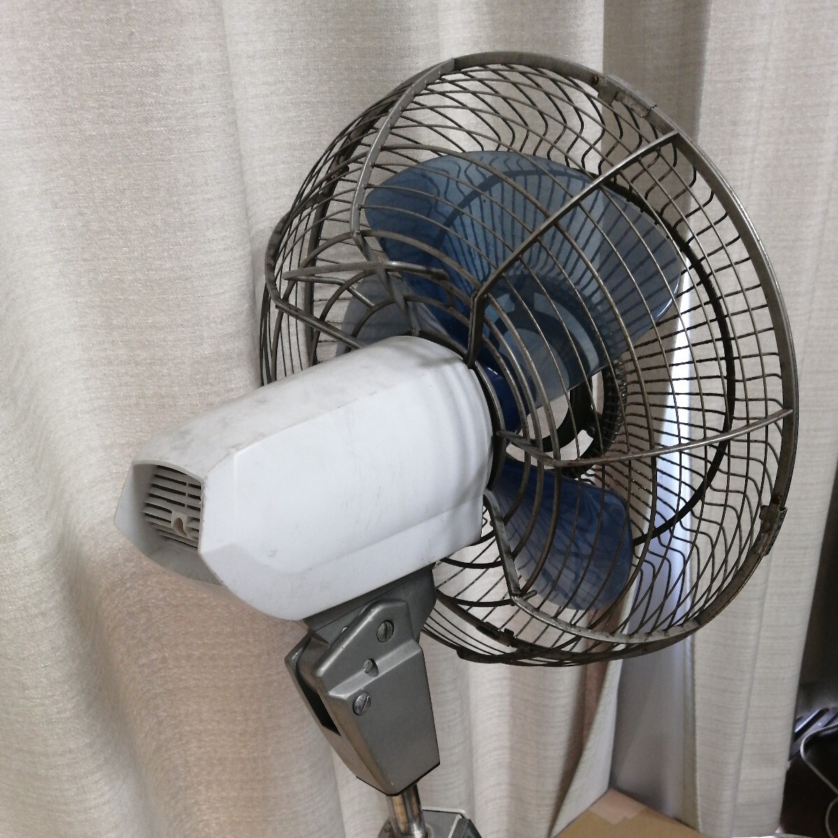 通電確認済　扇風機 HITACHI H-625 アンティーク ヒタチ 日立 electric fan 昭和レトロ ジャンク品 50908w_画像9