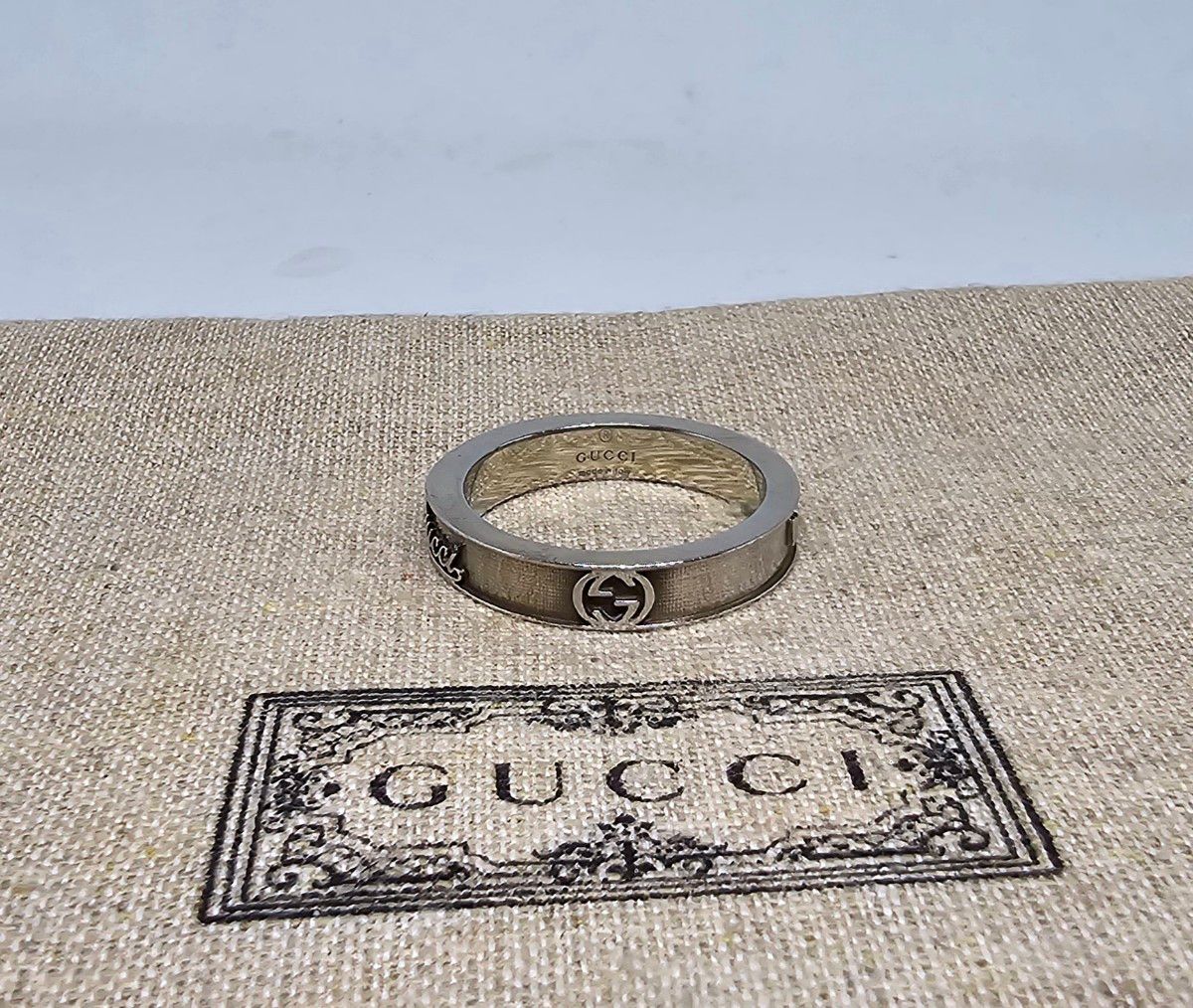 超レア廃盤美品】GUCCI 筆記体 ヴィンテージ トレードマーク 超レア廃盤美品】GUCCI 筆記体 ヴィンテージ トレードマーク