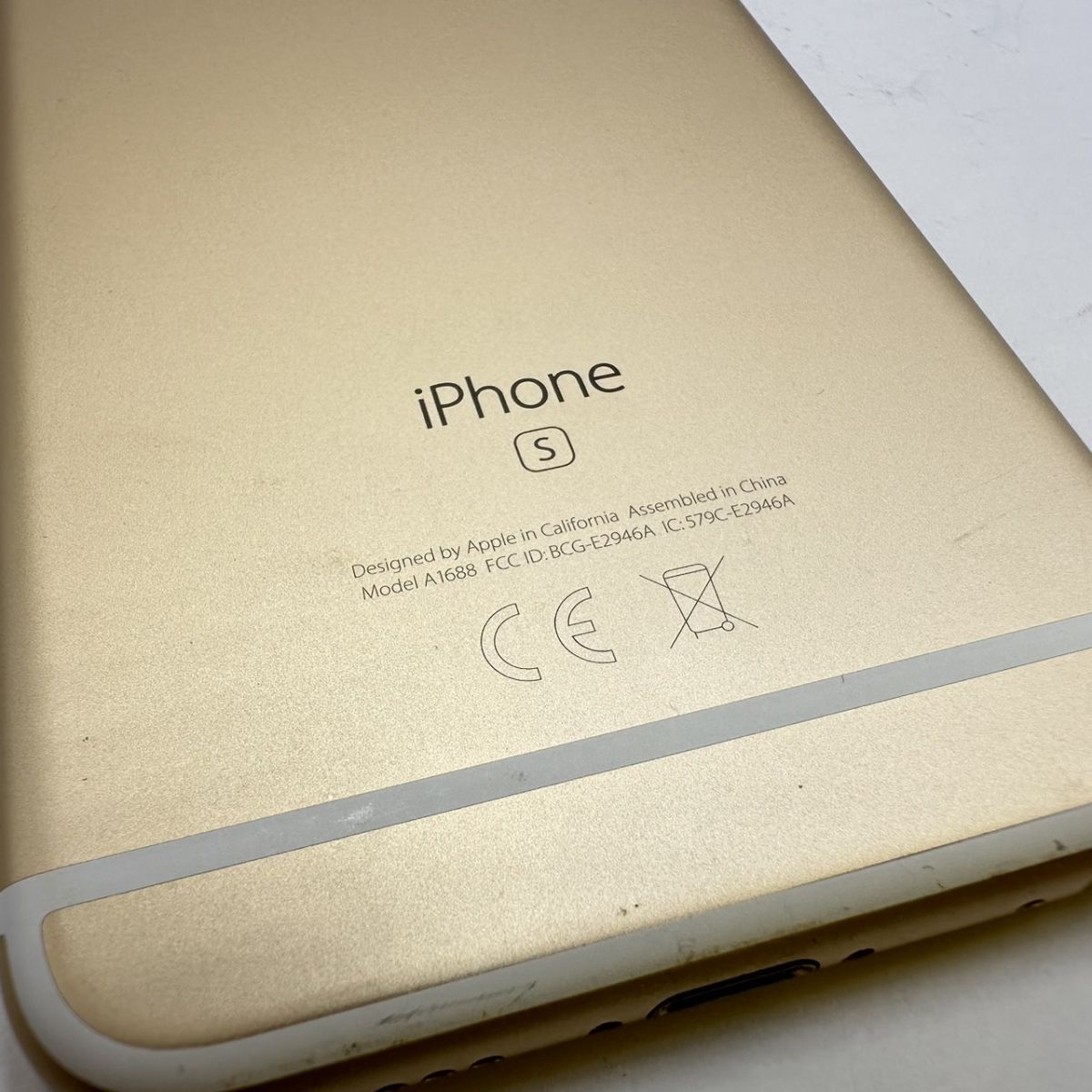 G107-U13-2374 Apple アップル iPhone6S アイフォン A1688 スマホ ゴールド 初期化済み 動作確認済み IMEI:〇 ①の画像4