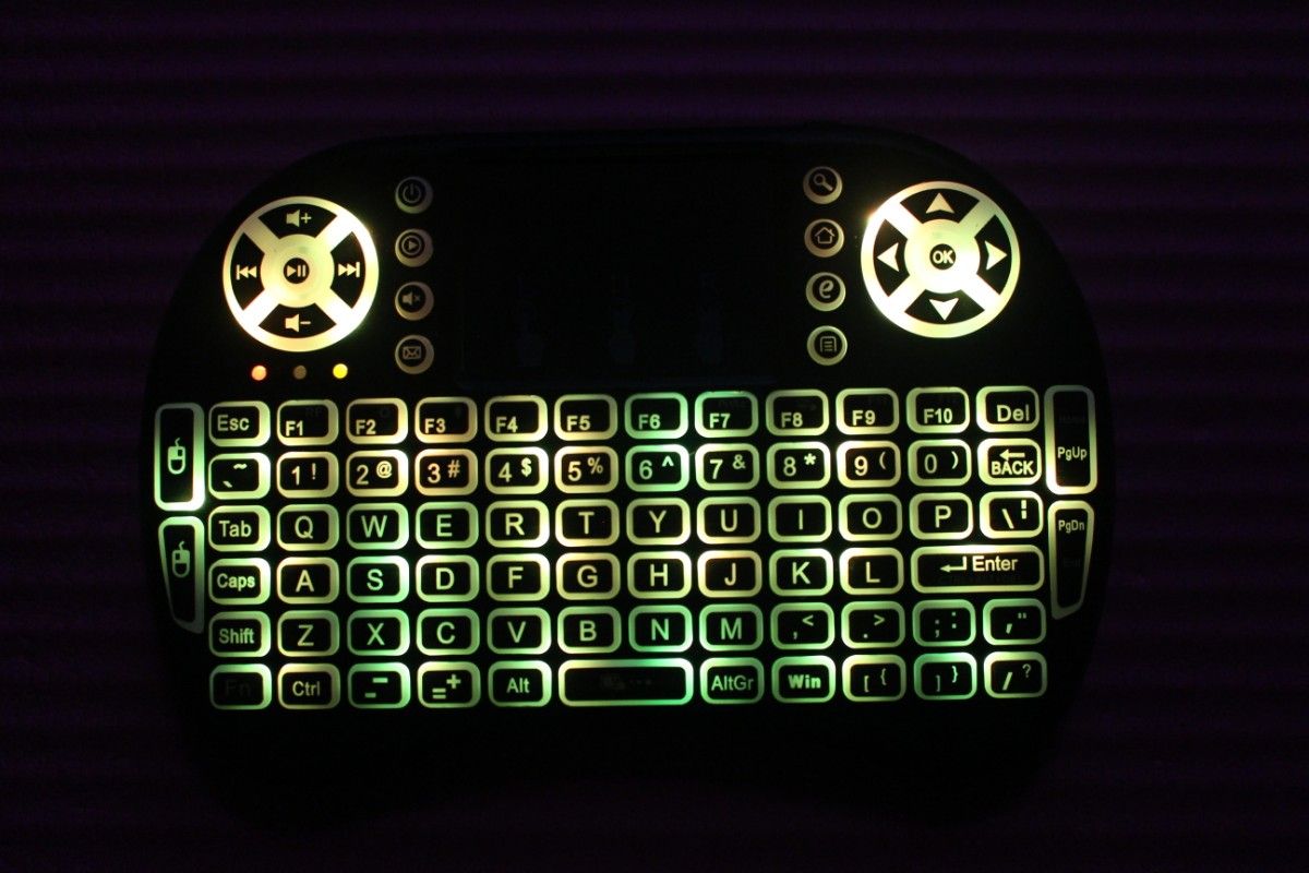 ミニ キーボード ワイヤレス 2.4GHz タッチパッド付 USBレシーバー付 LED7色点灯 英語 92キー 単4電池式 ブラッ