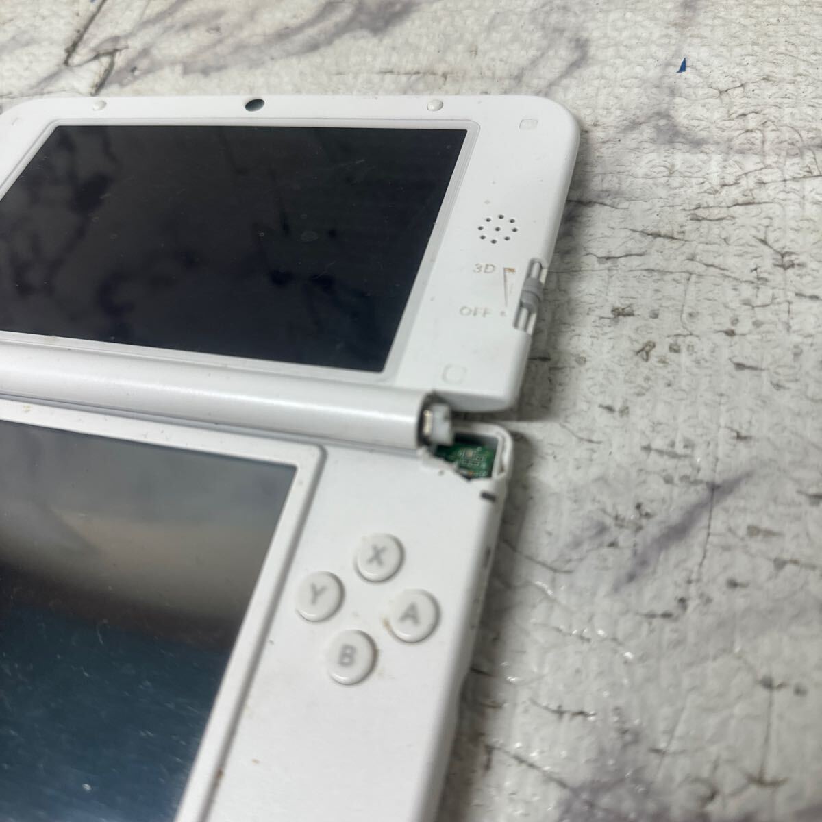 MYG-1720 激安 ゲー厶機 本体 Nintendo 3DS LL 動作未確認 4点 まとめ売り ジャンク 同梱不可_画像5
