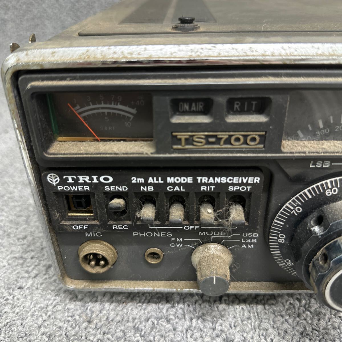 MYM5-45 激安 TRIO トリオ 無線機 TS-700 2m ALL MODE TRANSCEIVER トランシーバー アマチュア無線 中古現状品 ※3回再出品で処分の画像2