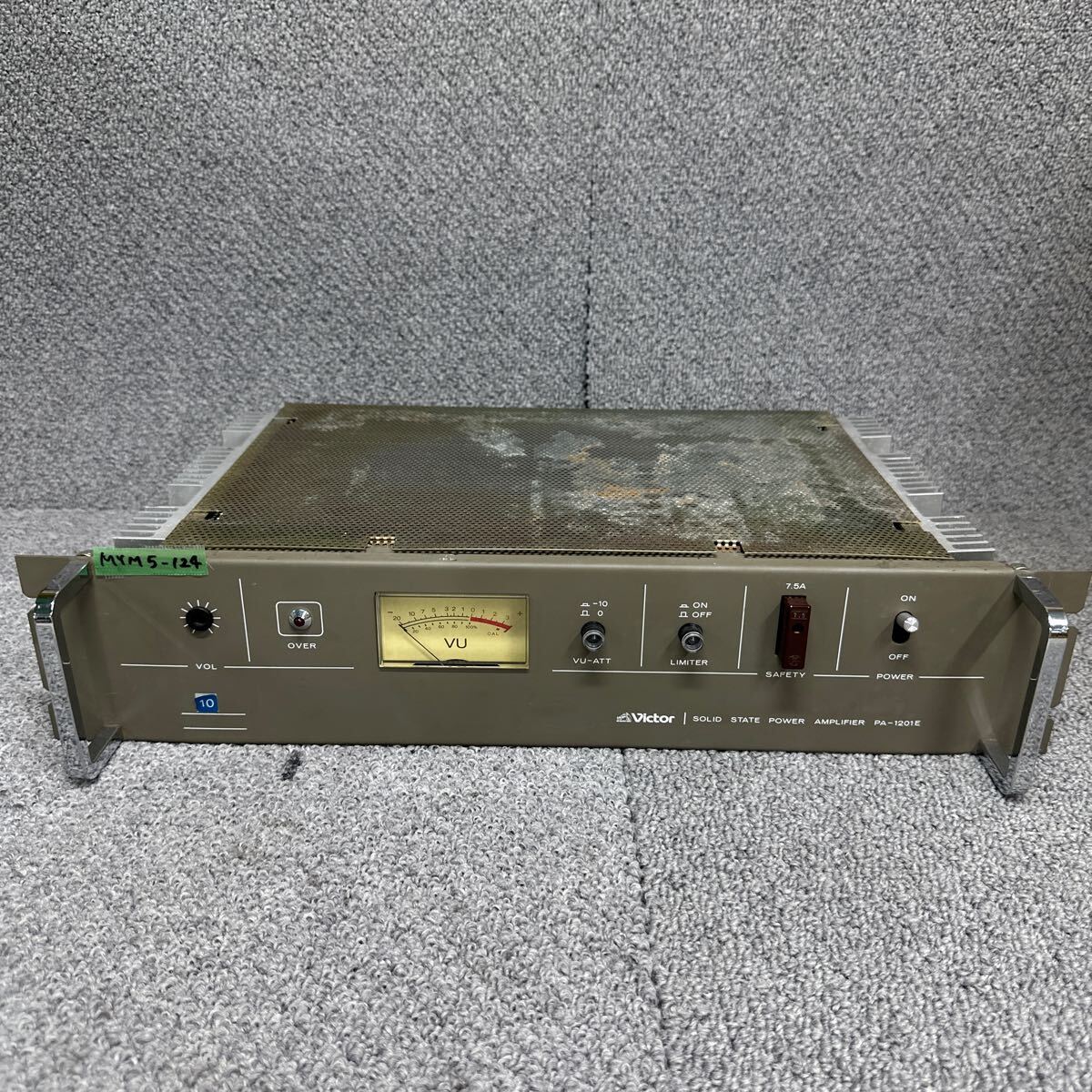 MYM5-124 激安 Victor SOLID STATE POWER AMPLIFIER PA-1201E パワーアンプ ビクター 中古現状品 ※3回再出品で処分_画像1