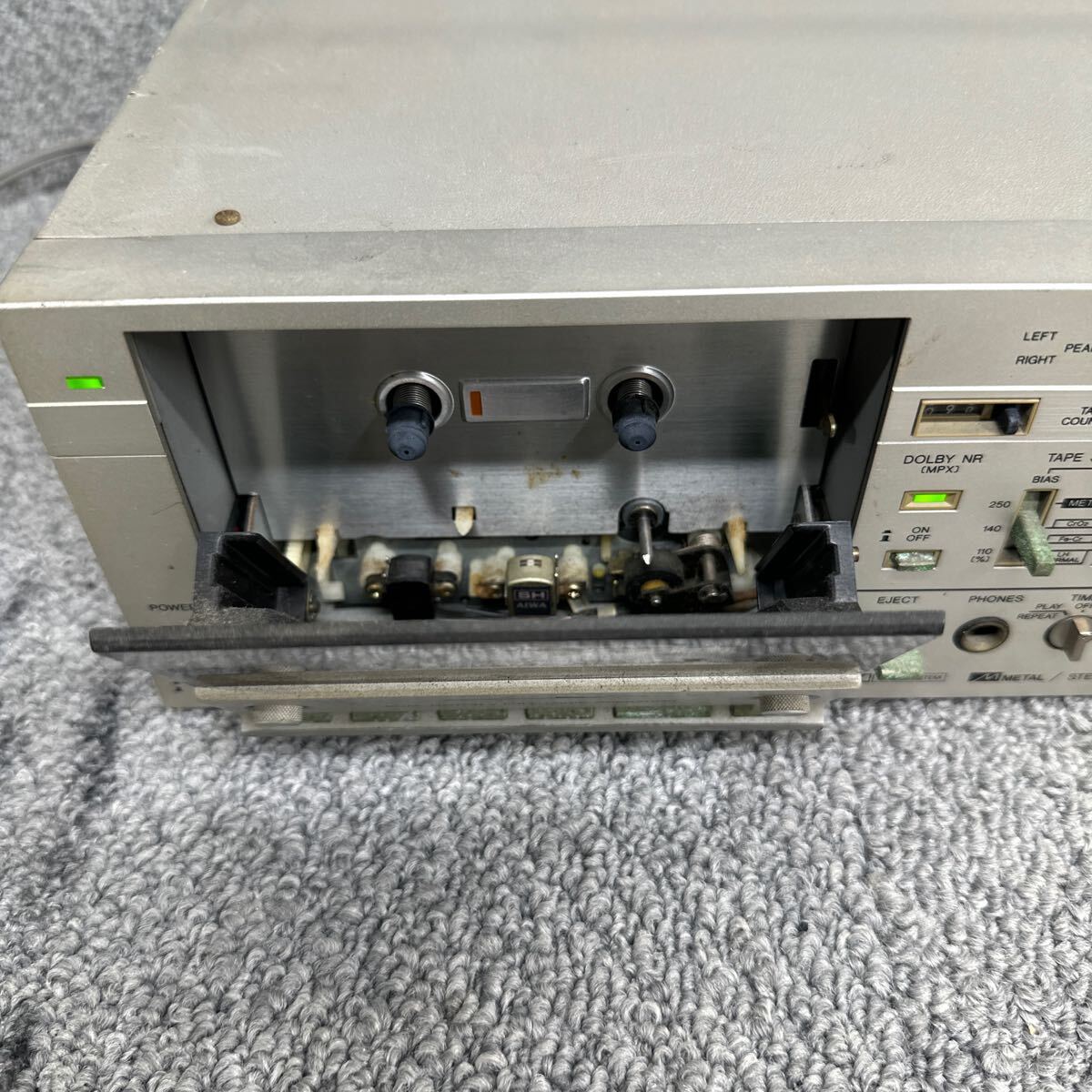 MYM5-256 激安 カセットデッキ AIWA AD-L7M STEREO CASSETTE DECK L7M アイワ 通電OK 中古現状品 ※3回再出品で処分_画像2