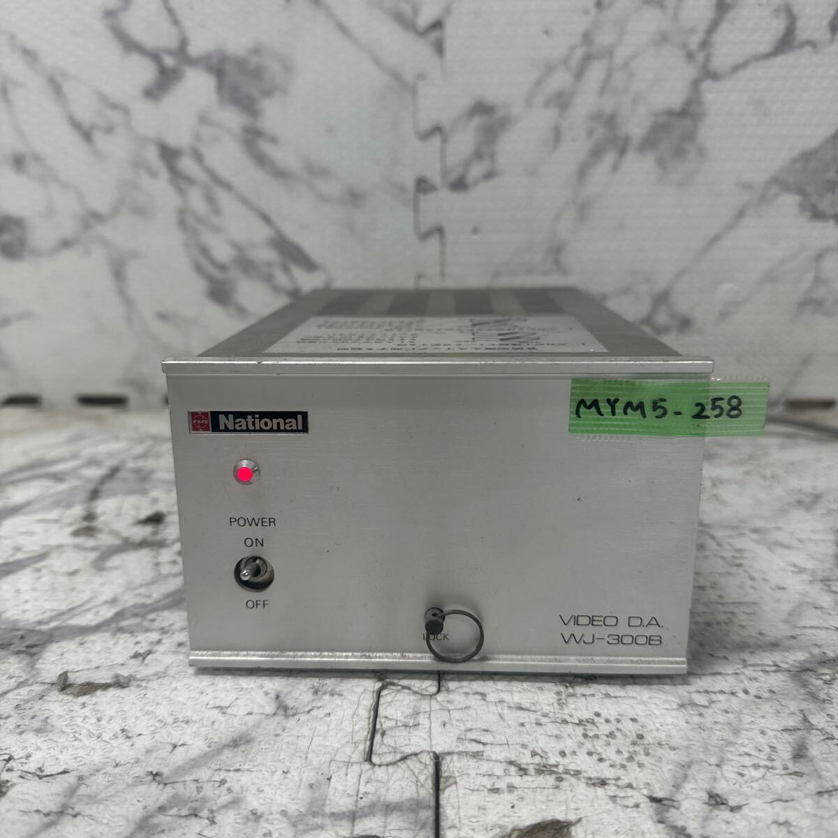 MYM5-258 激安 National VIDEO D.A. WJ-300B 映像分配器 通電OK 中古現状品 ※3回再出品で処分_画像1