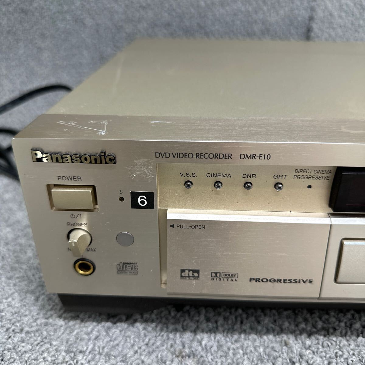 MYM5-420 激安 DVDレコーダー Panasonic DMR-E10 DVDVIDEO RECORDER パナソニック 通電OK 中古現状品 ※3回再出品で処分_画像2