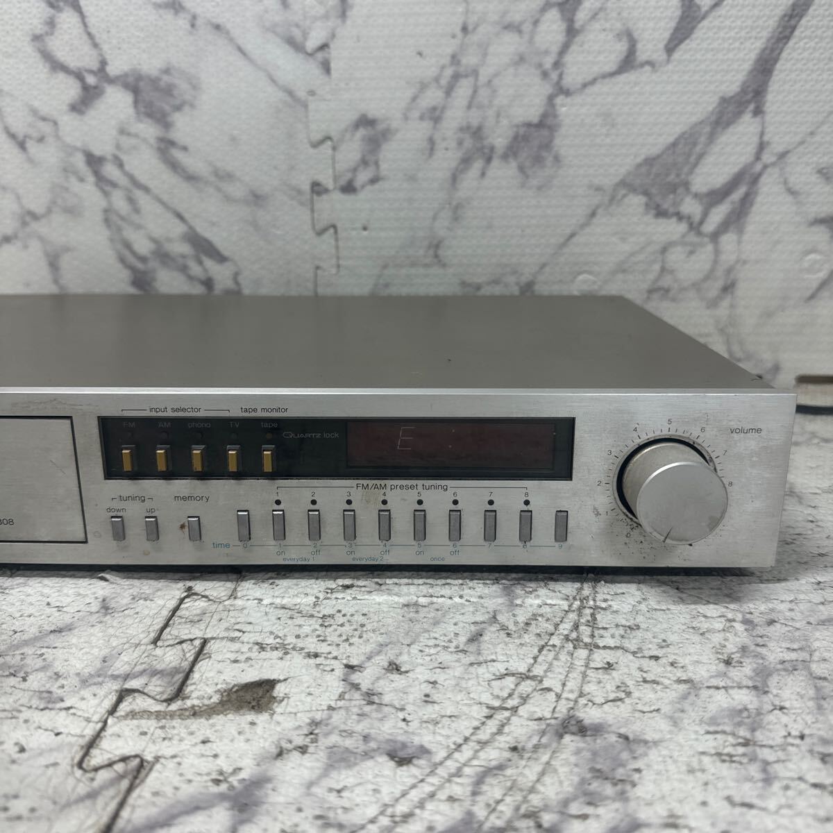 MYM5-440 激安 Technics FM/AM Stereo Tuner PreAmplifier ST-K808 プリアンプ 通電OK 中古現状品 ※3回再出品で処分_画像3