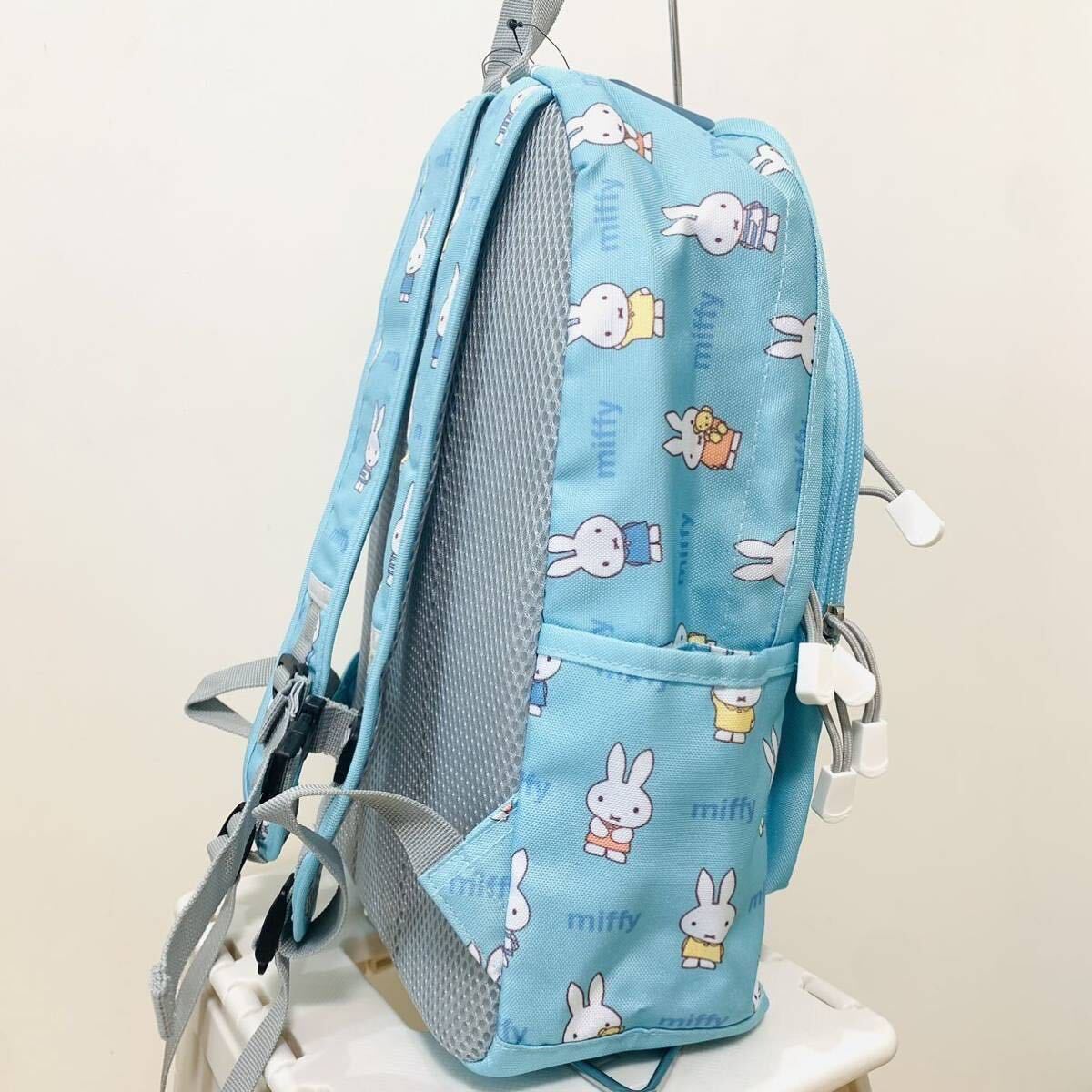 新品 新作 定価4,070円 ミッフィー総柄ポリ デイパックmiffy リュック 15L うさぎ バック ブルー