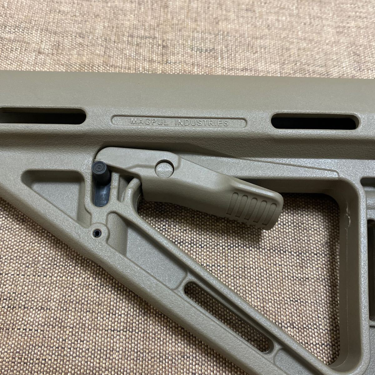 実物 MAGPUL MOE ストック ミルスペックチューブ FDE M4用 PTW MWS マグプル_画像3