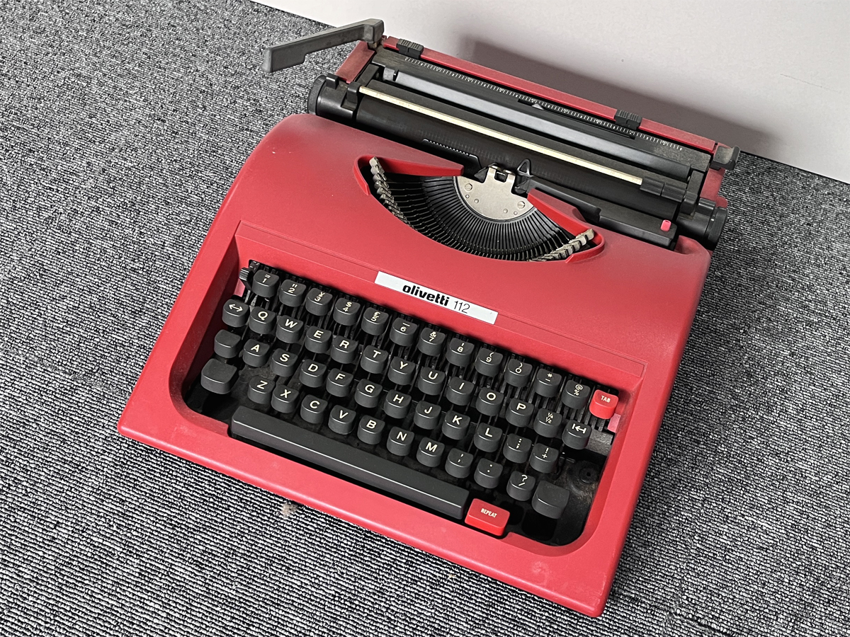 Olivetti 112 typewriter olibeti antique 