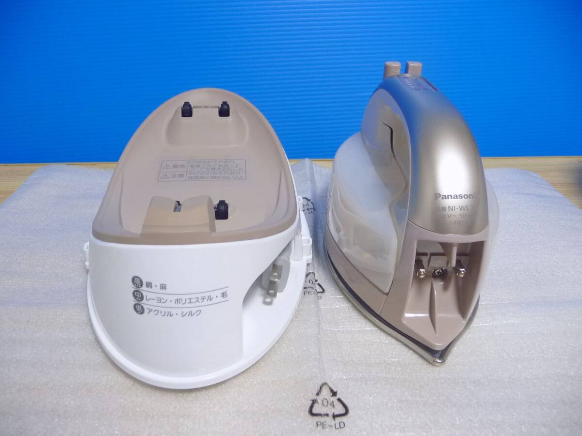 未使用展示品 Panasonic パナソニック コードレス スチーム 未使用展示品 Panasonic パナソニック コードレス スチーム
