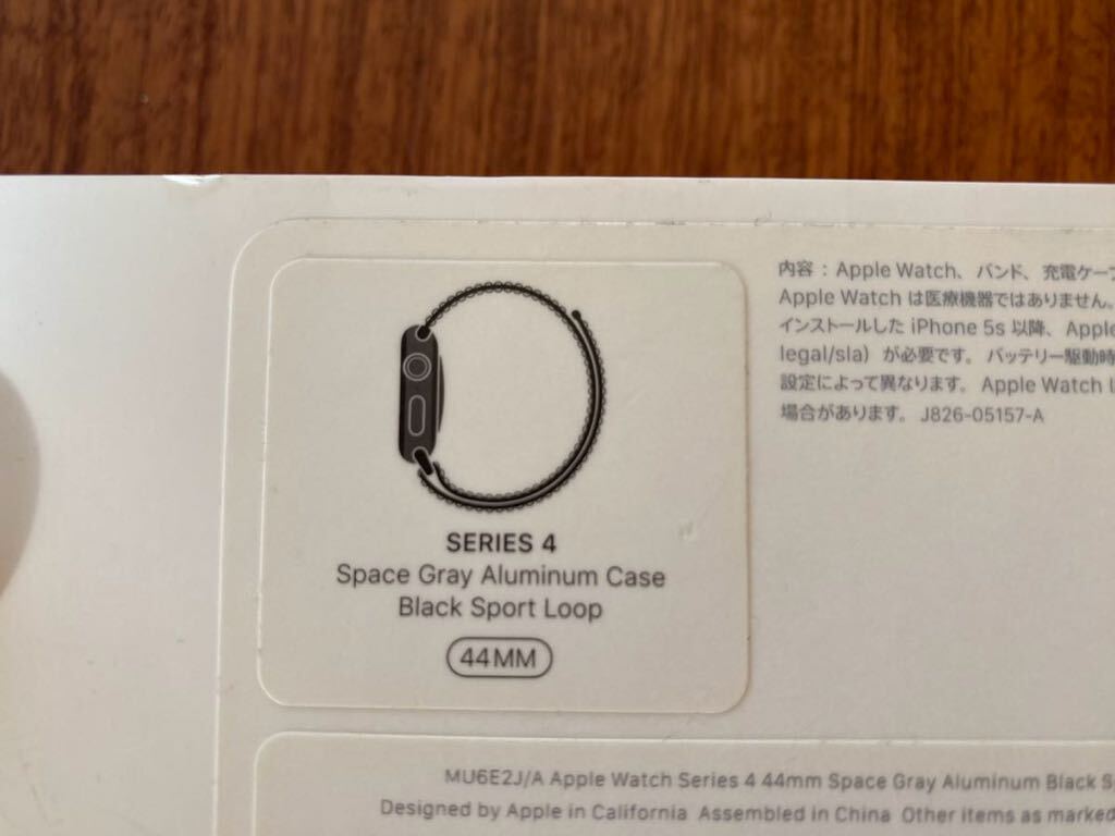 Apple Watch Series 4 GPS модель Space серый 