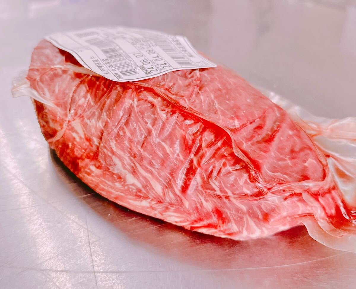 【同梱可能】1円スタート 北海道産経産牛シンシン1200g BBQ バーベキュー 牛モモ 業務用 冷蔵 赤身 ローストビーフの画像1