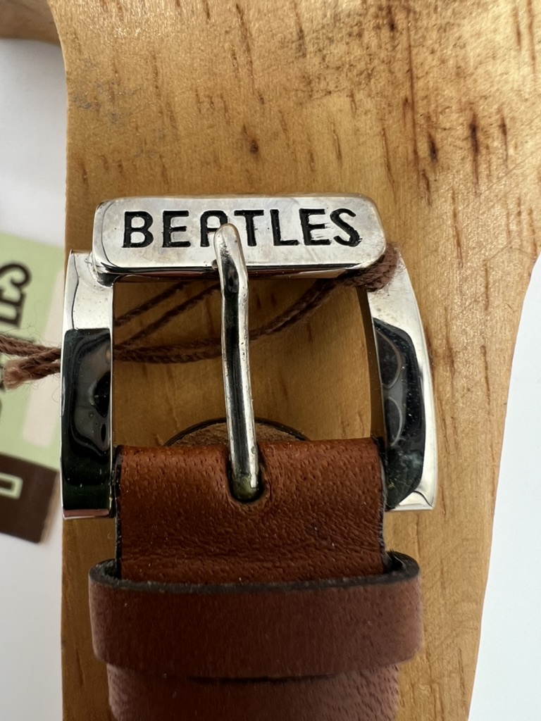 ジャンク　THE BEATLES　ビートルズ　腕時計　木製ギターケース付き　不動　クオーツ_画像6