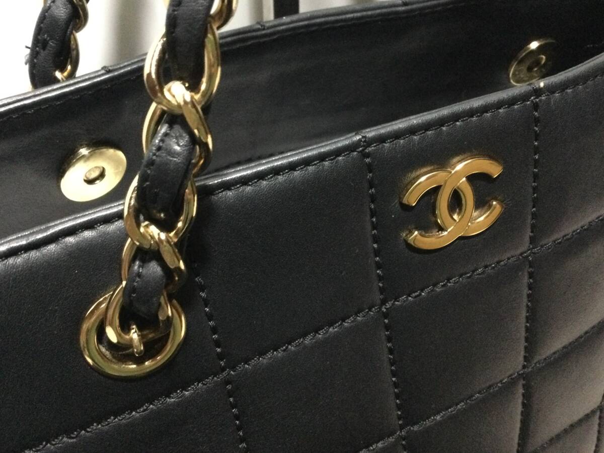 【正規品 美品】CHANEL シャネル チョコバー ラムスキン チェーン トートバッグ ブラック レディース_画像3