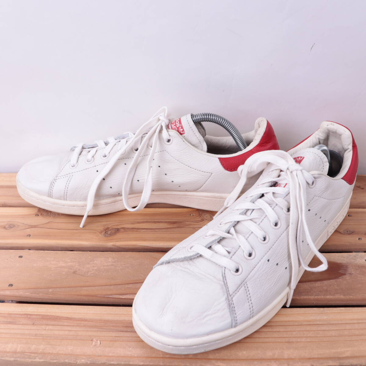 z2356 アディダス スタンスミス US10 1/2 28.5cm/ライトグレー 赤 adidas STANSMITH メンズ スニーカー 中古_画像1