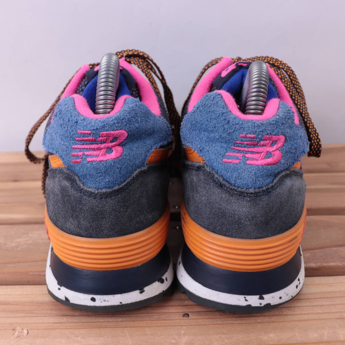 z2451【574】ニューバランス US7 25.0cm/ブルー ネイビー ピンク newbalance メンズ ユニセックス スニーカー 中古_画像3