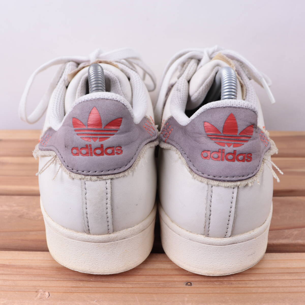 z2596 アディダス スーパースター US8 1/2 26.5cm/白 ホワイト クリーム グレー オレンジ adidas SUPERSTAR メンズ スニーカー 中古_画像3