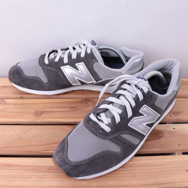 z2162【373】ニューバランス US10 28.0cm/濃灰 ダークグレー灰 グレー 銀 シルバー newbalance メンズ スニーカー 中古_画像1