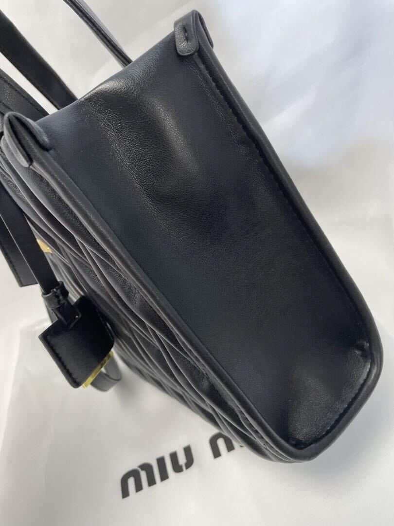 * превосходный товар *MIUMIU большая сумка ручная сумочка черный #6244164