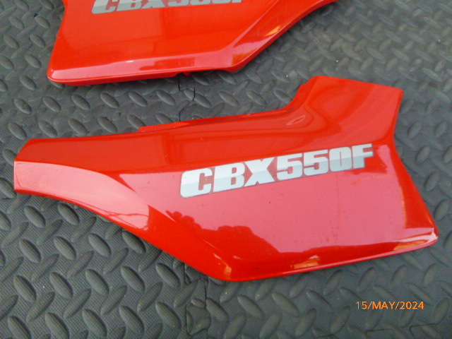 CBX400F/CBX550F 貴重 当時物 純正 サイドカバーセット ホンダ PC04 NC07 旧車_画像2