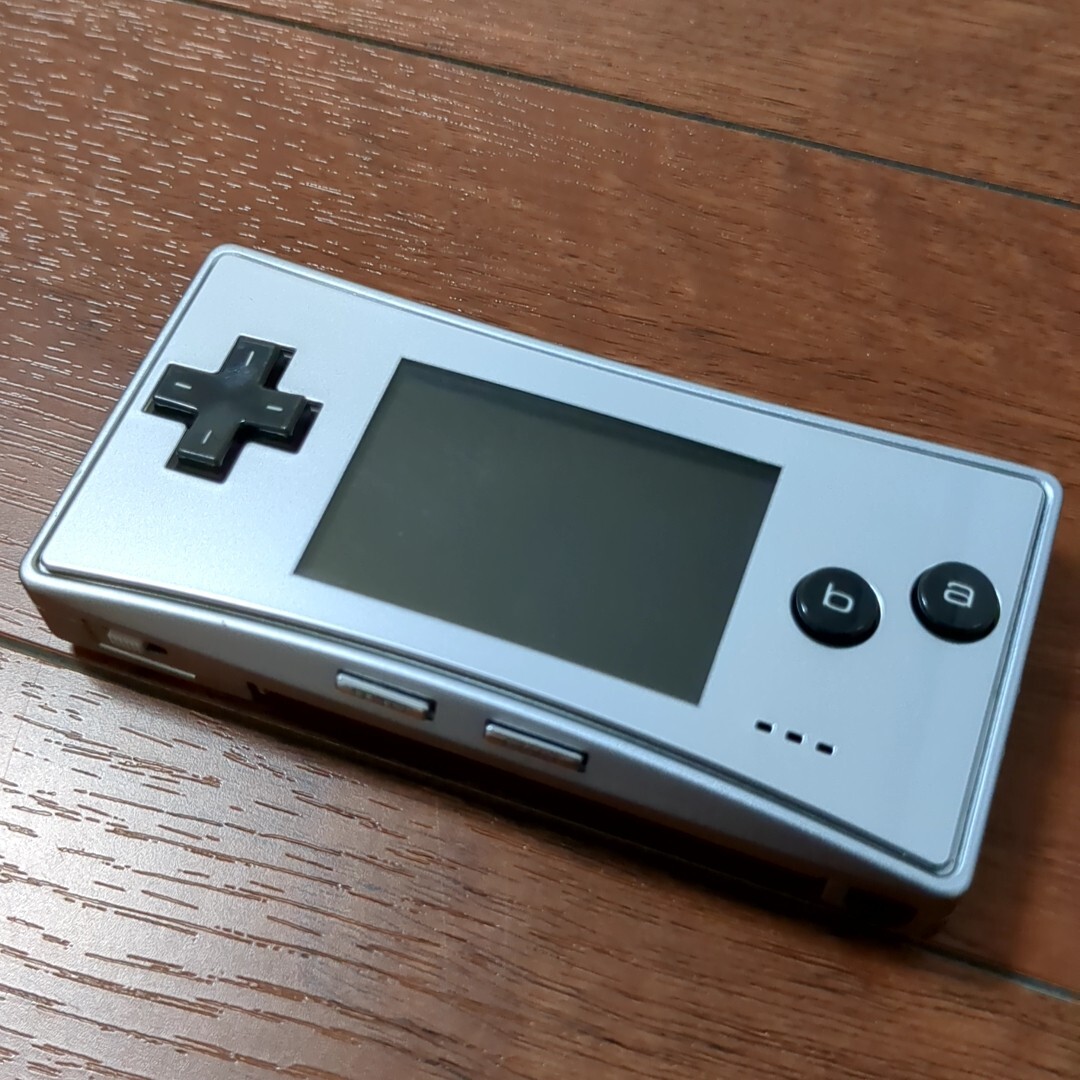 ☆動作確認済み 美品☆ 任天堂 Nintendo GAME BOY micro レトロゲーム ゲームボーイミクロ 本体 シルバー 銀_画像2