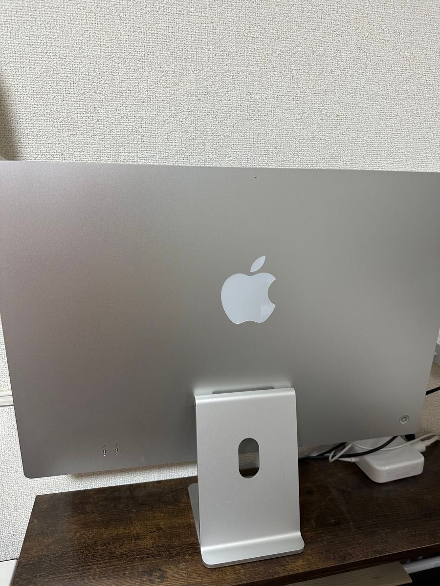 2021 Apple iMac (24インチPro, Apple M1チップ, 8GB RAM, 256GB)