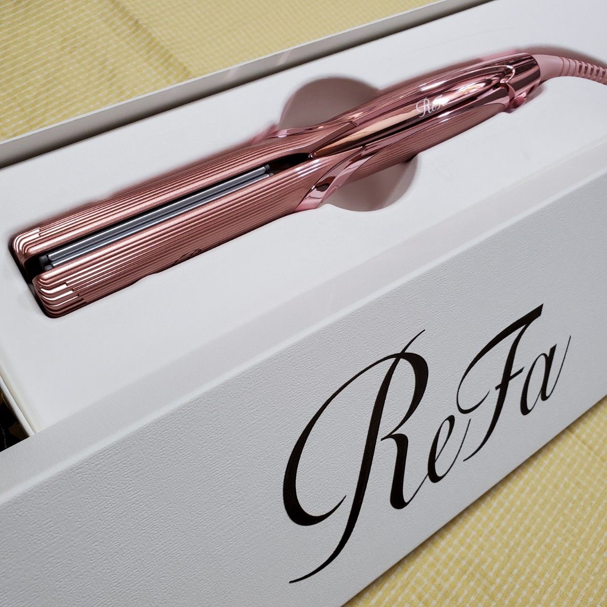 4/17発売 新品 未使用品 リファ ストレートアイロン プロ ピンク ReFa STRAIGHT IRON PRO 