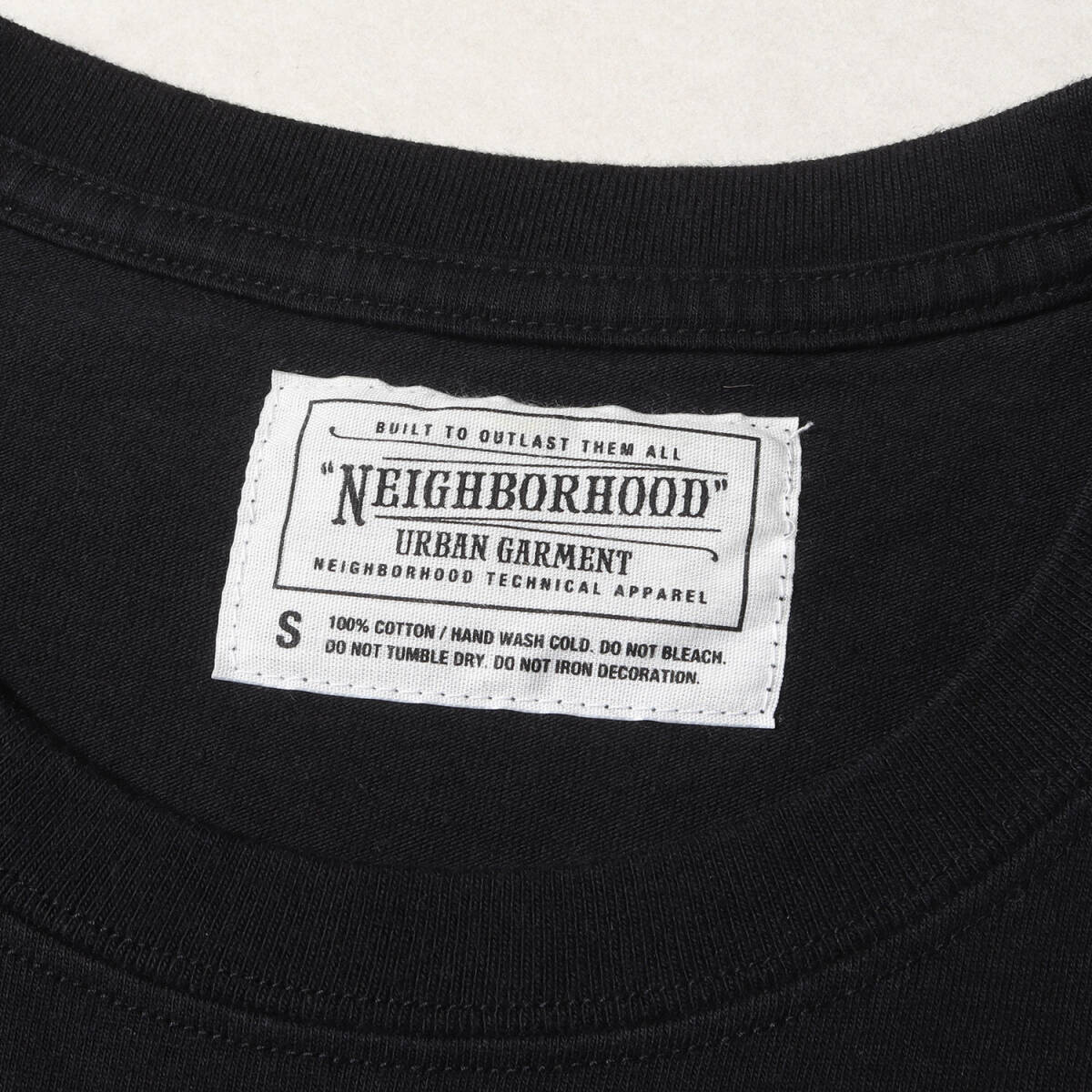 美品 NEIGHBORHOOD ネイバーフッド Tシャツ サイズ:S グラフィックプリント クルーネック 半袖Tシャツ ブラック 黒 トップス カットソー_画像3