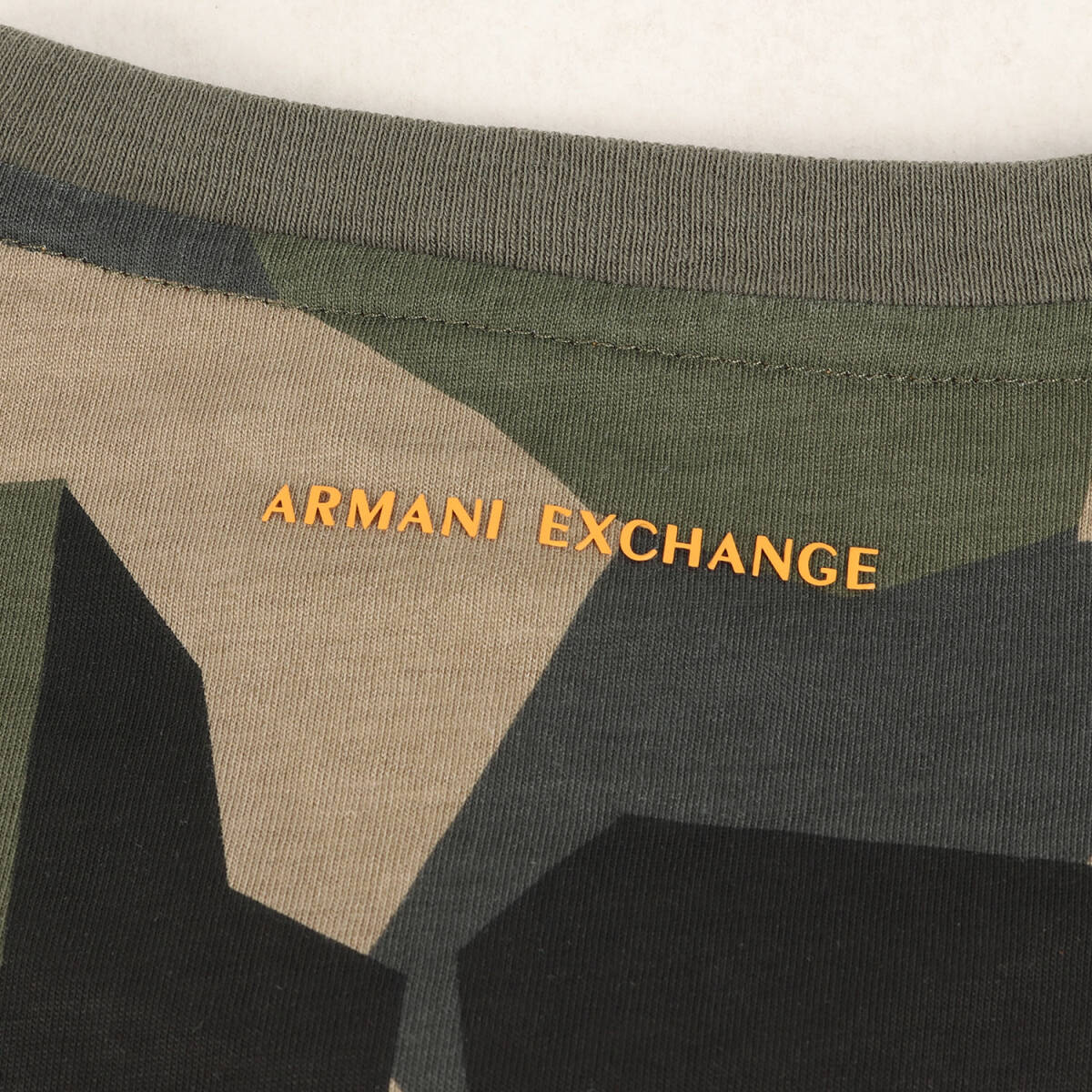 ARMANI EXCHANGE アルマーニエクスチェンジ Tシャツ:L カモ プリント クルーネック 半袖Tシャツ / 迷彩 総柄 カーキ グレー ベージュ_画像4