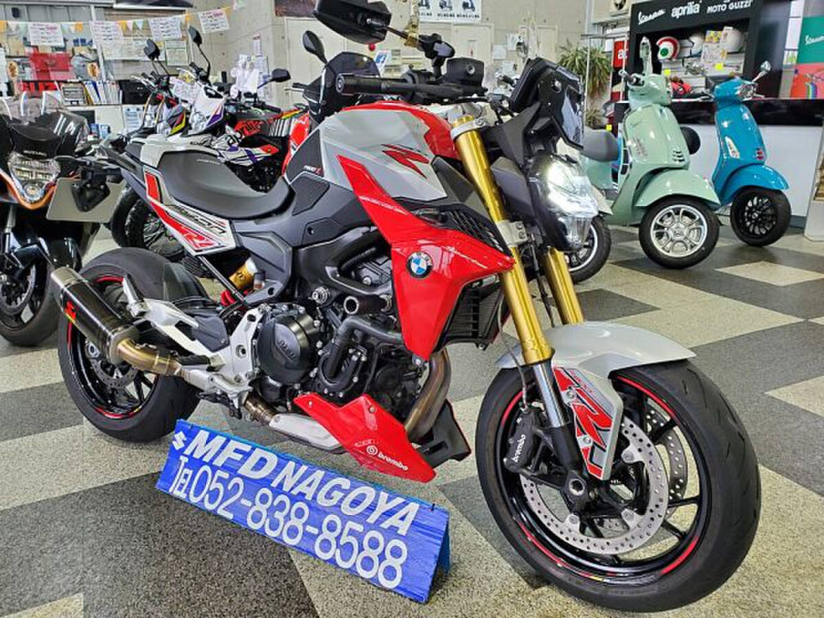 MFD名古屋　ＢＭＷ　Ｆ９００Ｒ　プレミアムライン　アクラポビッチスリップオンなどカスタム！_画像2