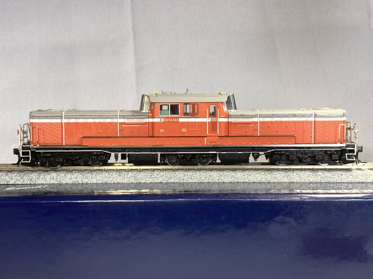 美品 天賞堂 HO ＤＤ５１ ８４２号機 (高崎・お召仕様・黒Hゴム・ＪＲ時代・品番73016) カンタムサウンド搭載モデル _画像6