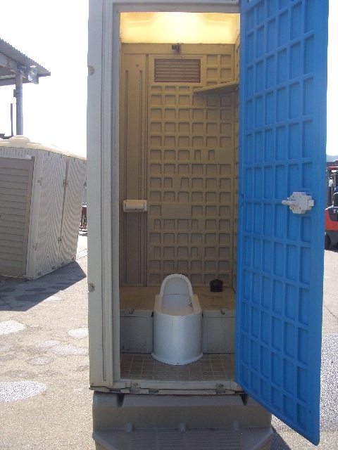 仮設トイレ中古販売☆軽水洗ポンプ型和式(大容量)便槽付〇地域 仮設トイレ中古販売☆軽水洗ポンプ型和式(大容量)便槽付〇地域