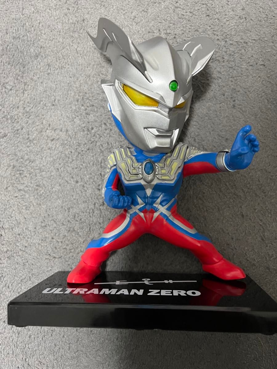 デフォリアル　ウルトラマンゼロ フィギュア ソフビ バンダイ