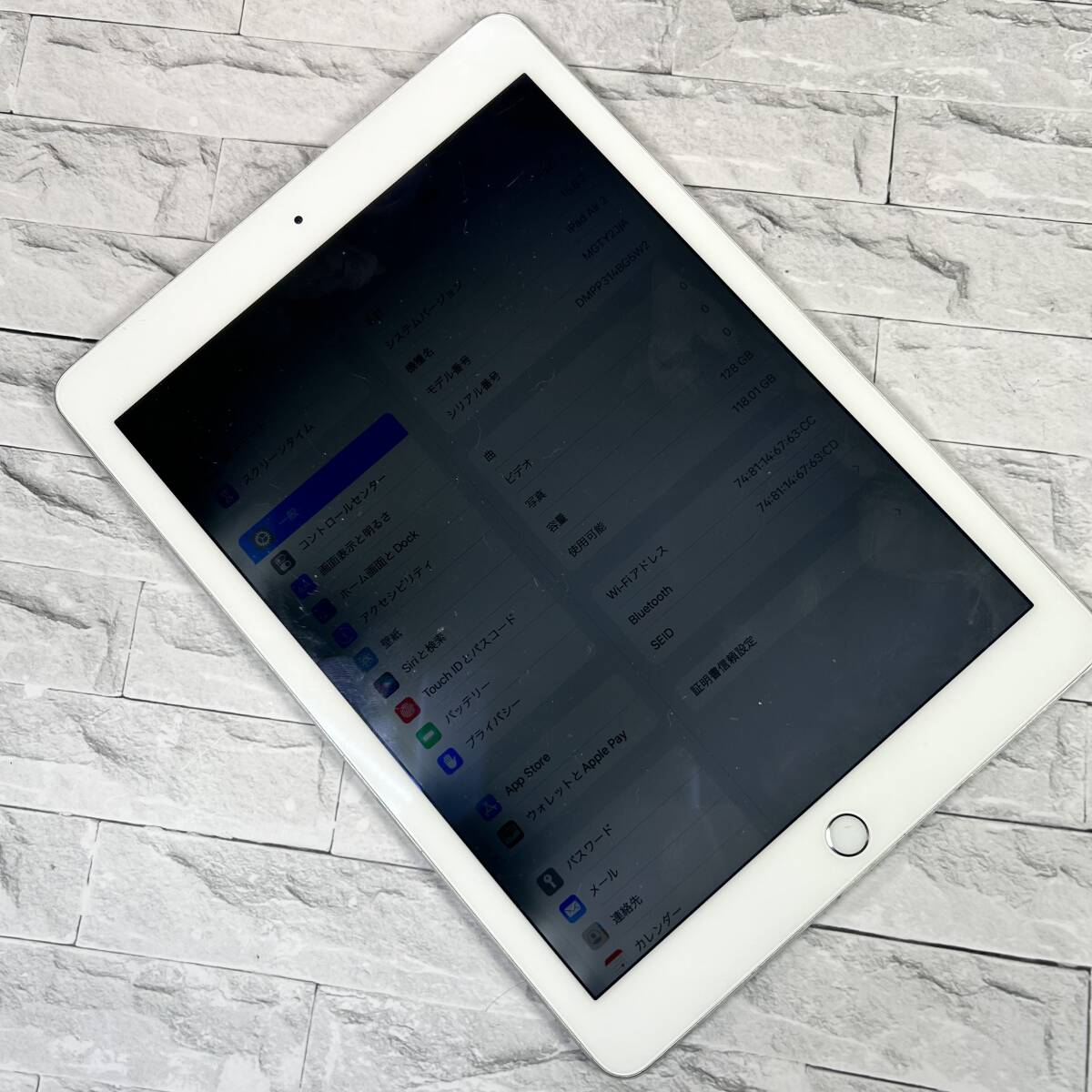 Apple iPad Air 2 Wi-Fiモデル 128GB MGTY2J/A　画面に難あり　ジャンク　_画像1