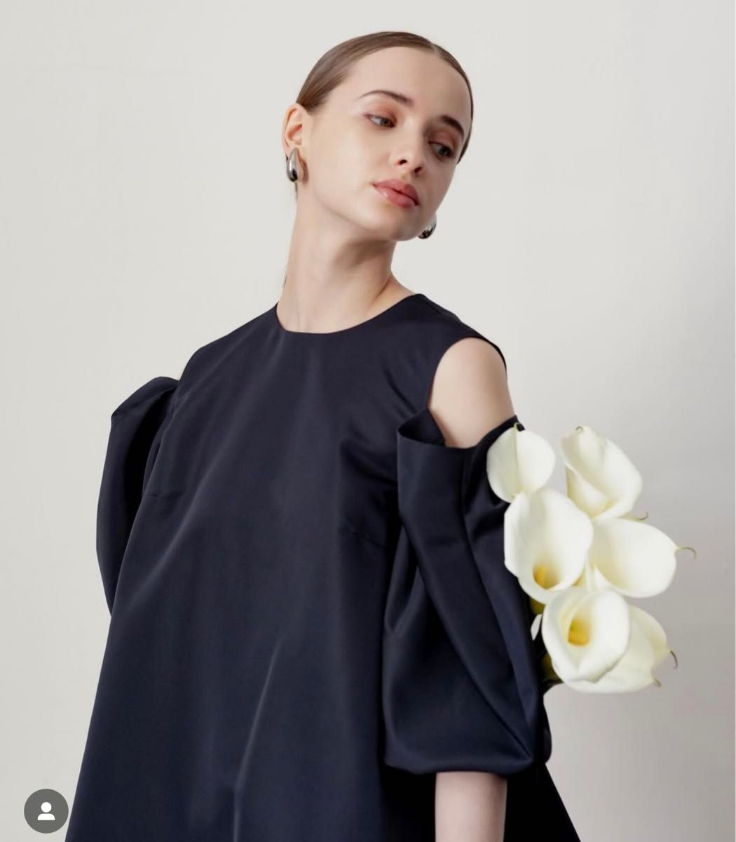 heve カットオフショルダーブラウス ネイビー トップス 半袖 heve カットオフショルダーブラウス ネイビー トップス 半袖