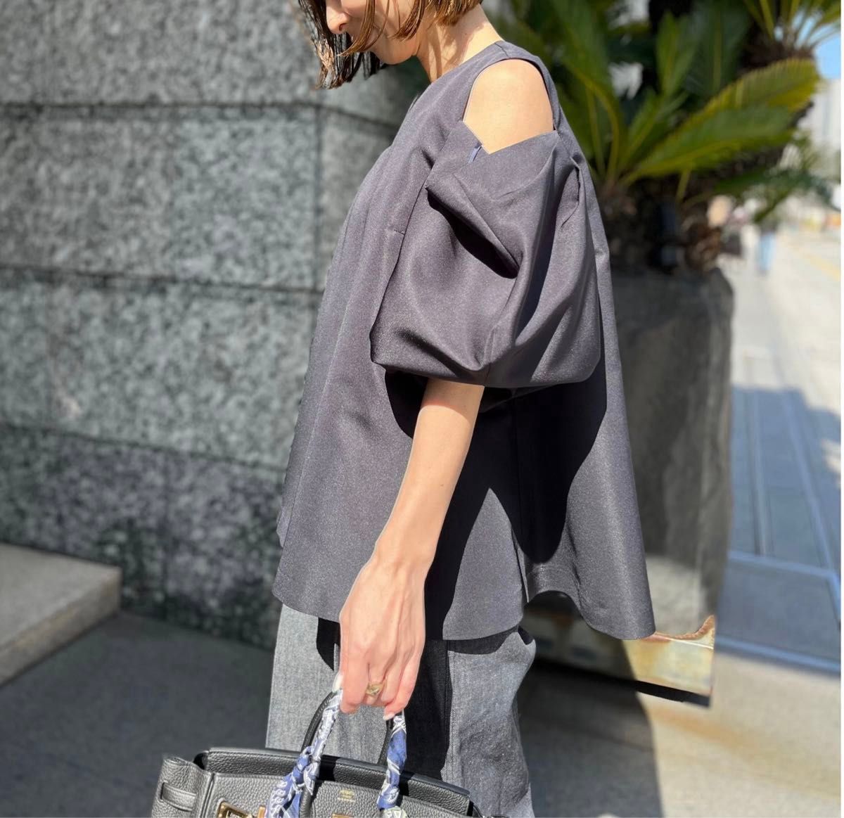 heve カットオフショルダーブラウス ネイビー トップス 半袖 heve カットオフショルダーブラウス ネイビー トップス 半袖