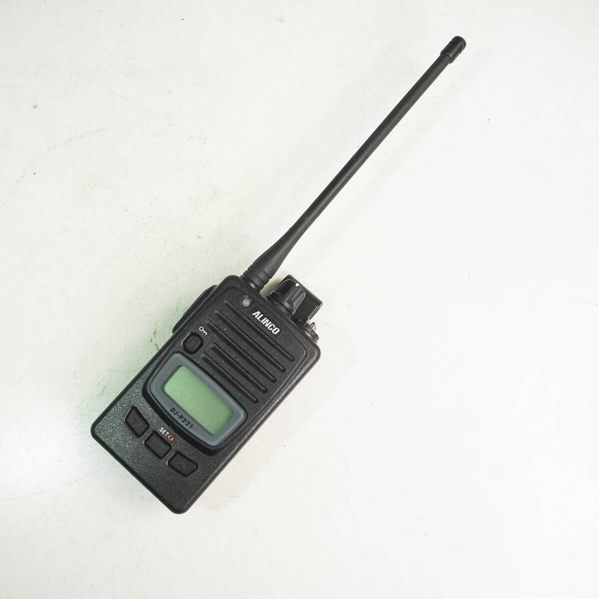 【ジャンク】ALINCO アルインコ 特定小電力トランシーバー DJ-P221 無線電話装置 無線機 CO3382_画像1