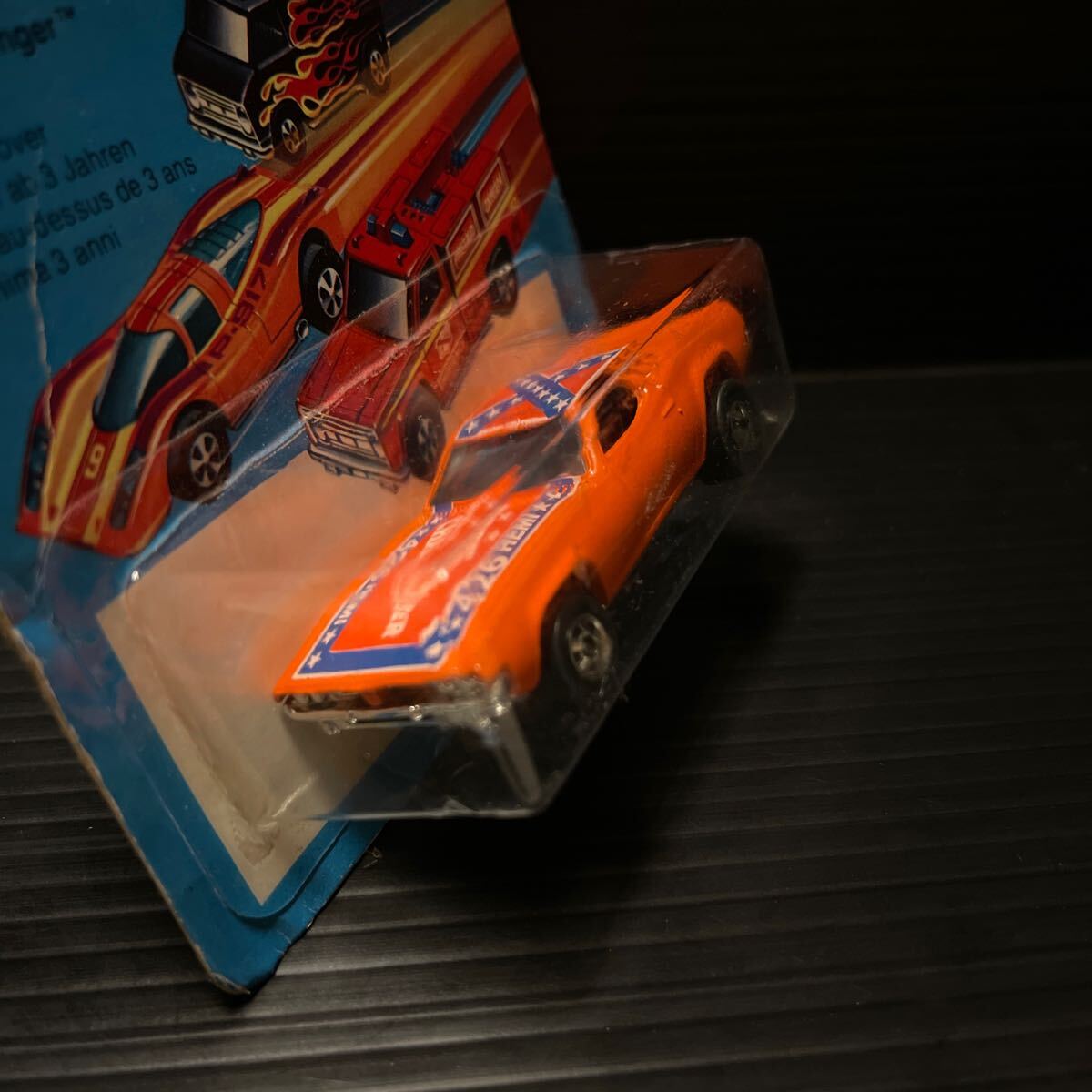 Hot Wheels Flying Colors Dixie Challenger_画像3
