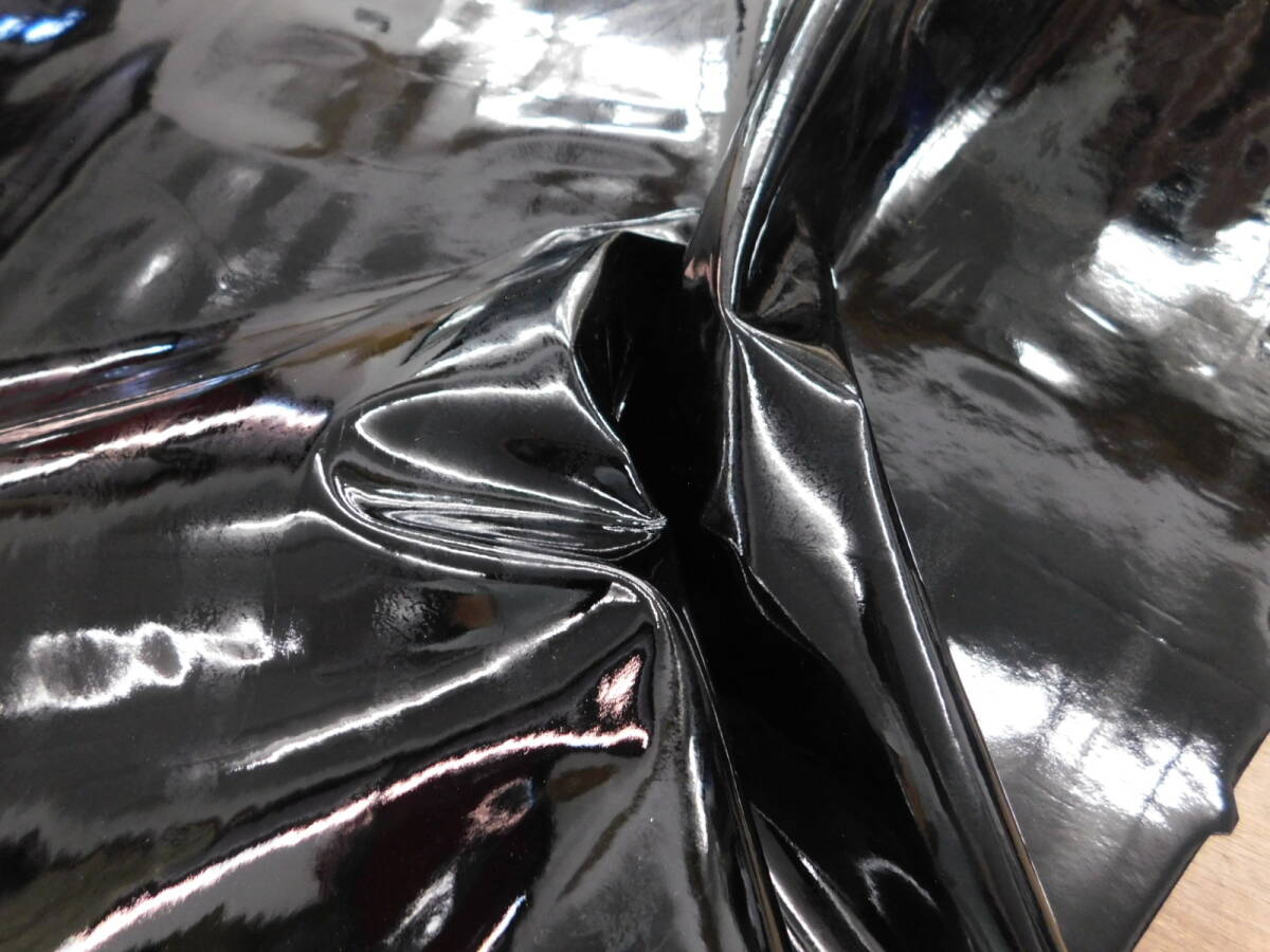 【1円スタート！！】エナメル革 ブラック 約104ds レザークラフト 材料 本革の画像4