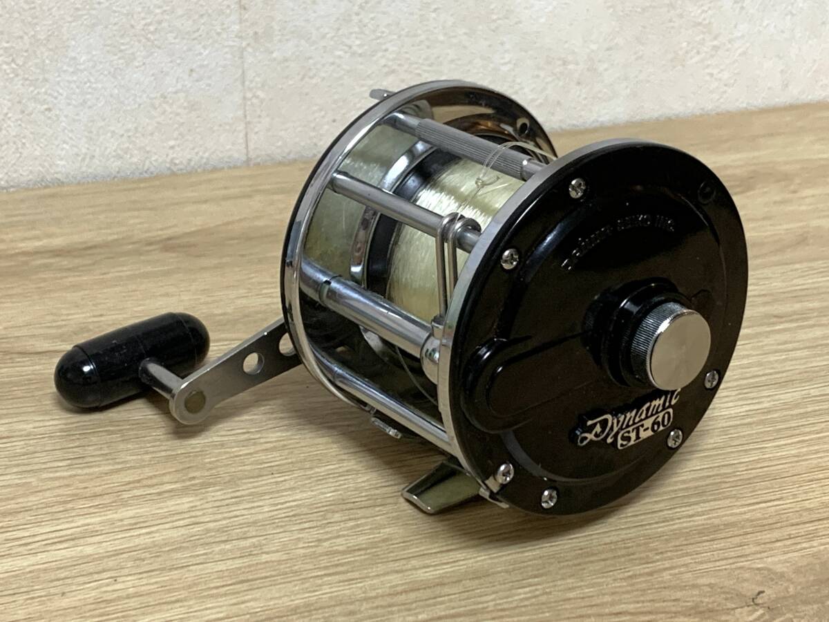 ＊ダイワ ダイナミック DAIWA ST-60 ベイトリール 右ハンドル_画像1