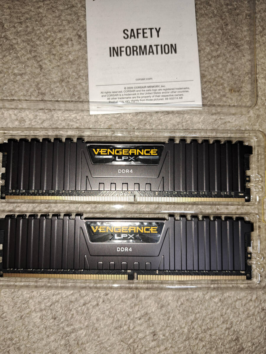 CORSAIR コルセアDDR4 3200MHz メモリ 32GB【16GB×2】_画像3